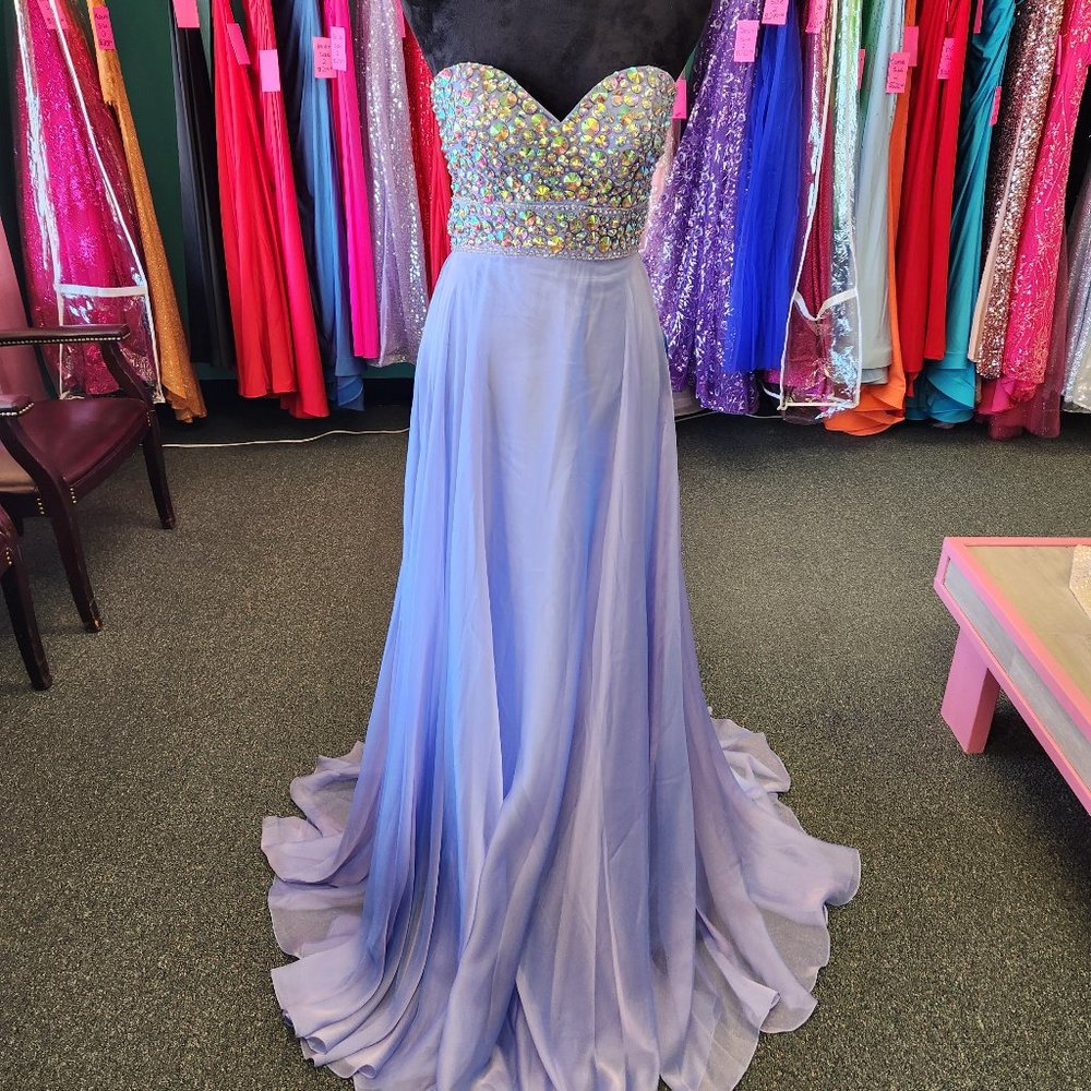 Joli Lilac Crystal Embellished Prom Gown – Size 6